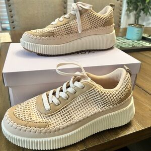 Women’s sneakers